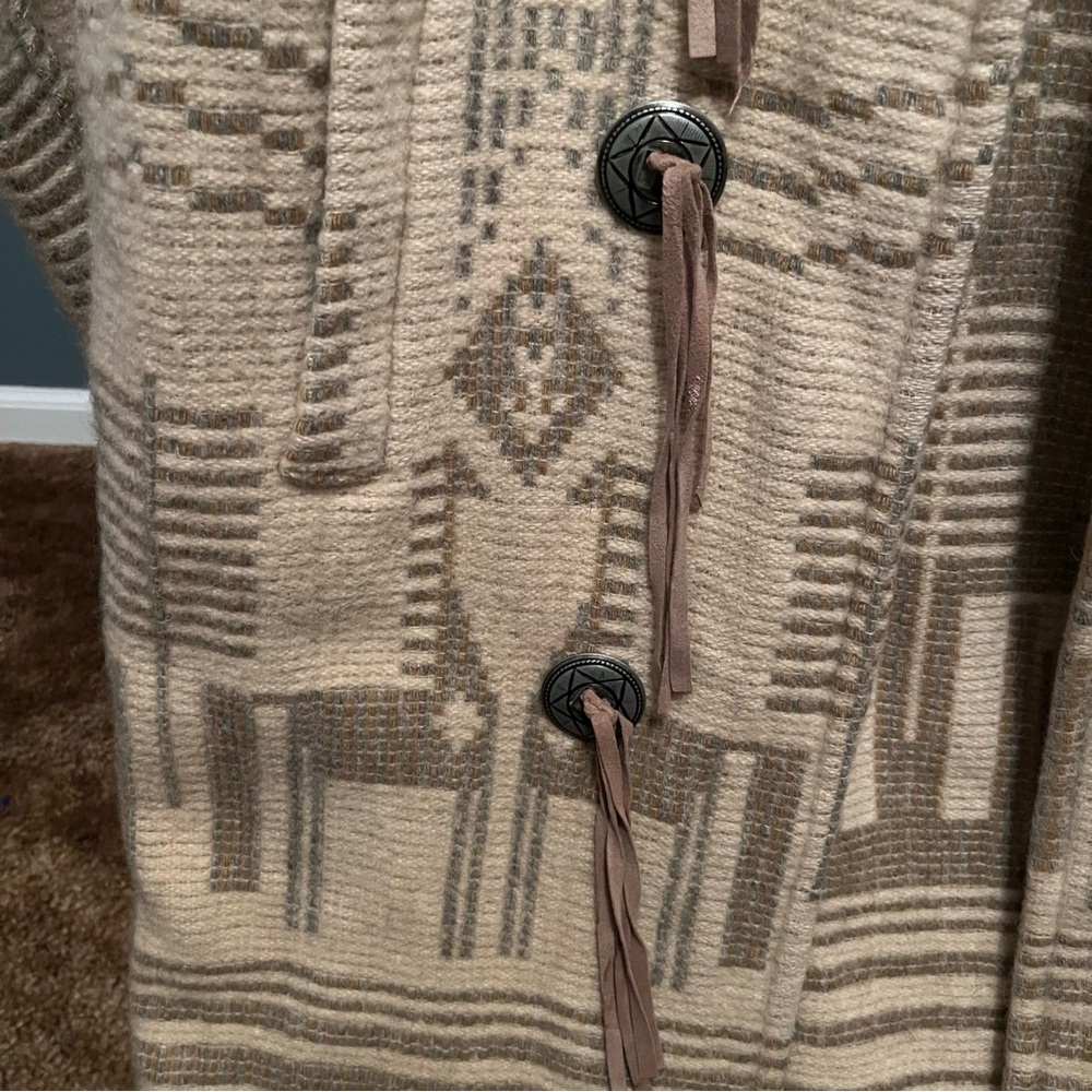 Vintage Woolrich Beige and Brown Hooded Knit Coat. Aztec/giraffe pattern. - Picture 2 of 7